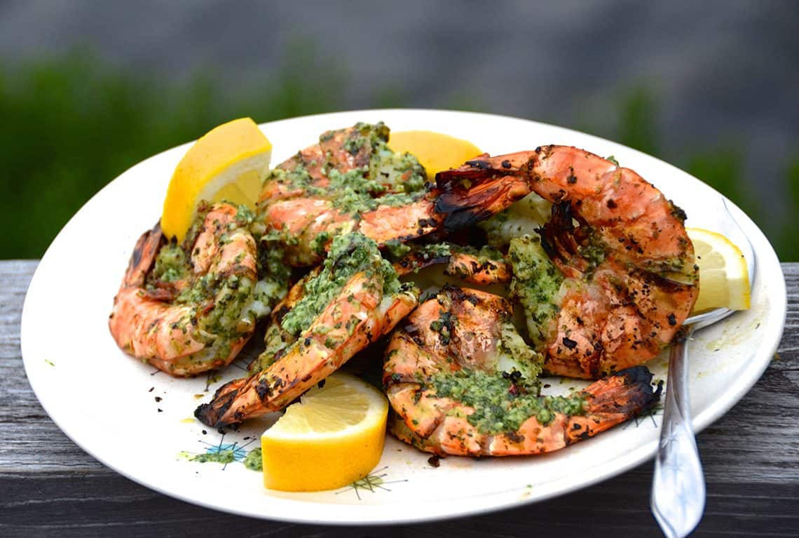 Who barbeques all year round? Try this quick and easy recipe.
Grilled Jumbo Shrimp with a fresh garlic herb sauce! 

ow.ly/WWZm30g4654 
#grillmaster #healthyeating #weekendatthecottage #BBQ