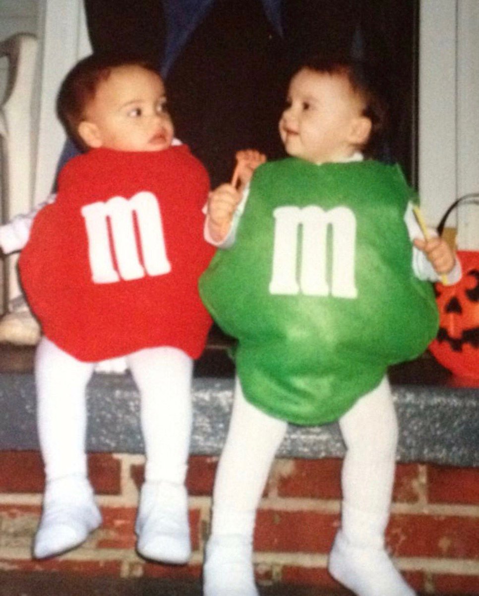 morgan_glass11's tweet image. Happy Halloween from your fav twins 👻 #deviledegg #boneappetit