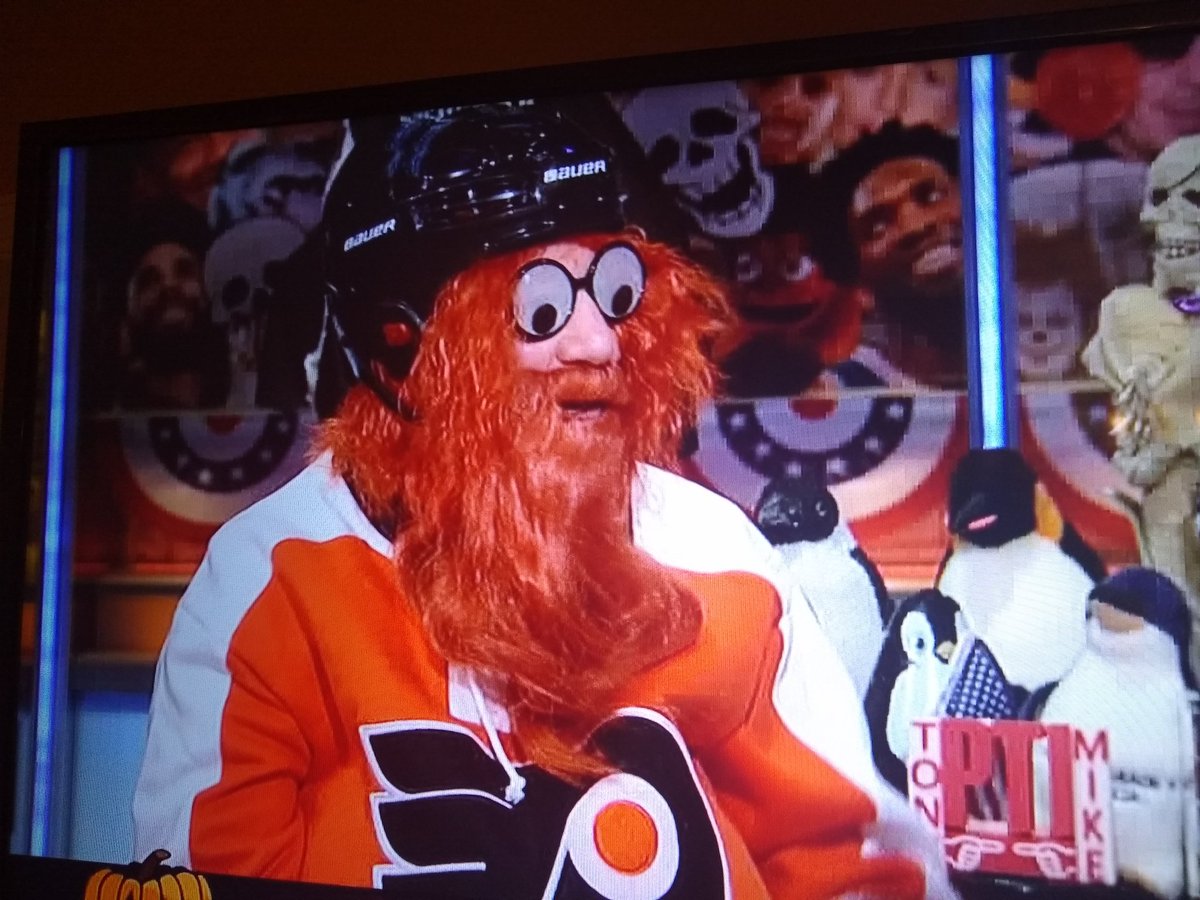 hatfieldsports's tweet photo. There's no denying that Tony Korhnheiser won Halloween with his costume on PTI. #MrTony #HofWof #LaCheeserie https://t.co/ZCfwDrQB5V