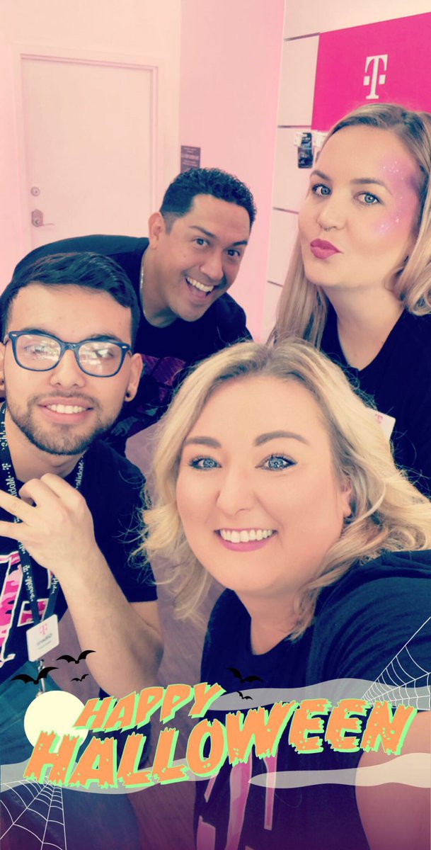 JennyC_TX's tweet image. My squad had some serious fun today with our #Protection360 rockstar @Assurantlupe!  Thanks for your insights and support! 👏👏💯💯🔥🔥 @WirelessVision @Talk_Mobile_ @sdmwrestle @InMeeksOpinion @FirestoneJosh