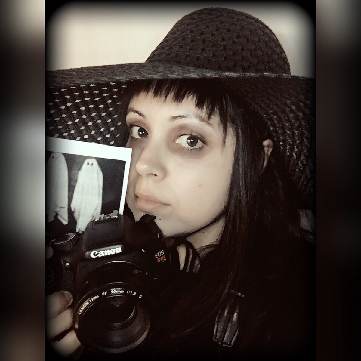 DianaDrummerGrl's tweet photo. “Also, I read through the "Handbook for the Recently Deceased." It says that live people ignore the strange and unusual... I, myself, am strange and unusual.”
📷🎃💀🕷🧟♂️
#Beetlejuice #LydiaDeetz #BioExorcist https://t.co/JF0l9WEJkP