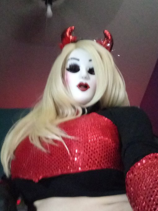 #HappyHalloween to all my little devils out there. https://t.co/9ENRYJVnqQ<a href="/tag/happyhalloween"class="tags">#HappyHalloween</a>