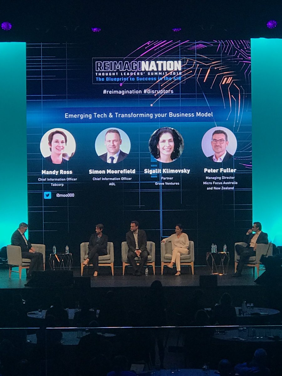 Onto the fifth panel session of <a href="/ACSnewsfeed/">ACS</a> #Reimagination on Emerging Tech &amp; Transforming your Business Model with <a href="/moo0000/">Mandy Ross 🌈</a>, Simon Moorefield, Sigalit Klimovsky and Peter Fuller. @adjohnsonACS prompting lots of insightful discussion in the panels today.