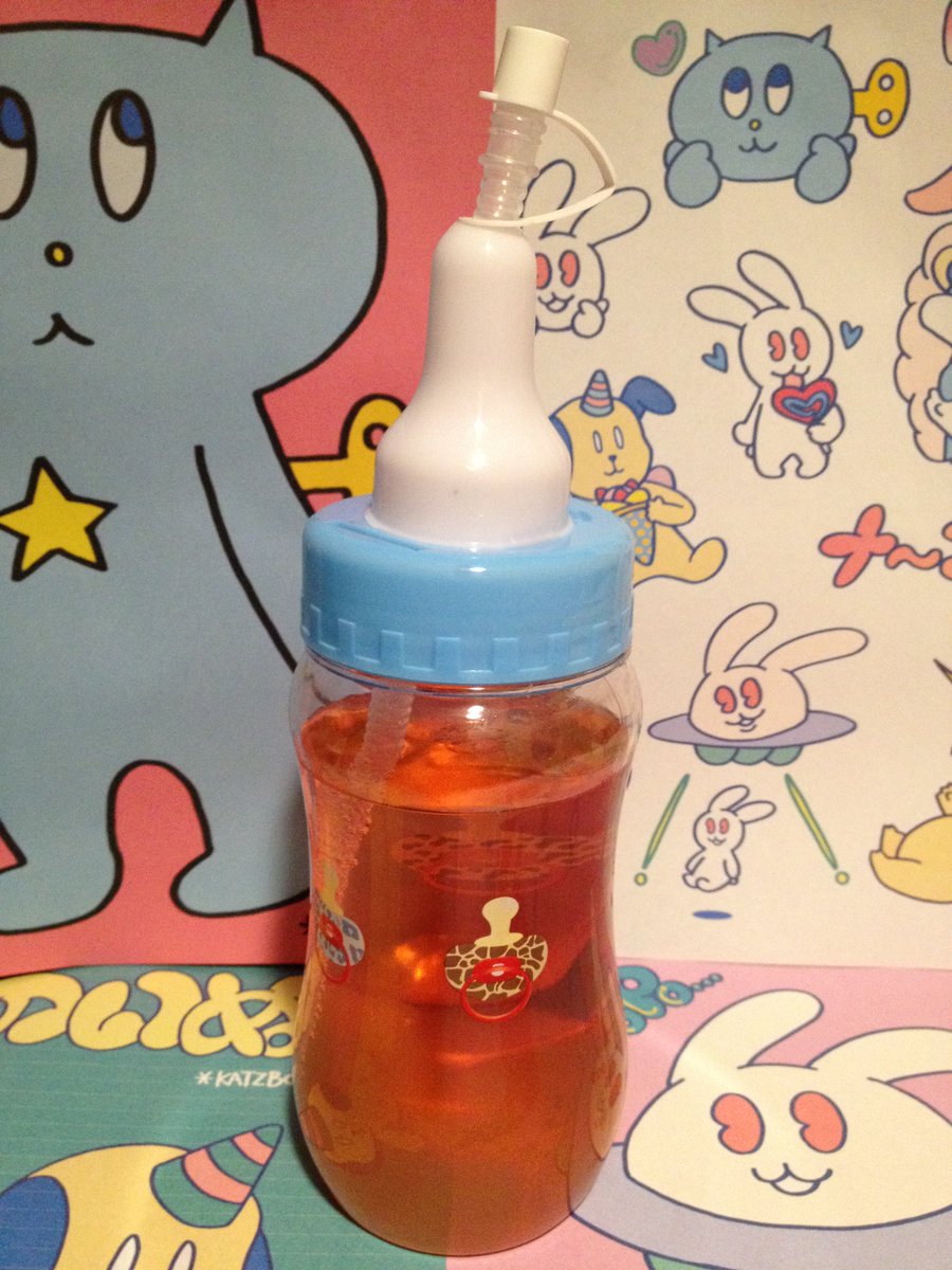 ট ইট র カツボン Katzbom 大人気youtuberのしなこちゃんがカリスマ店員をつとめる 哺乳瓶ドリンクが爆売れ中の原宿の超人気店 Sweet Xo スイートエックスオー との コラボがスタートしました お店に描きおろし どデカイラスト作品や キャラクター