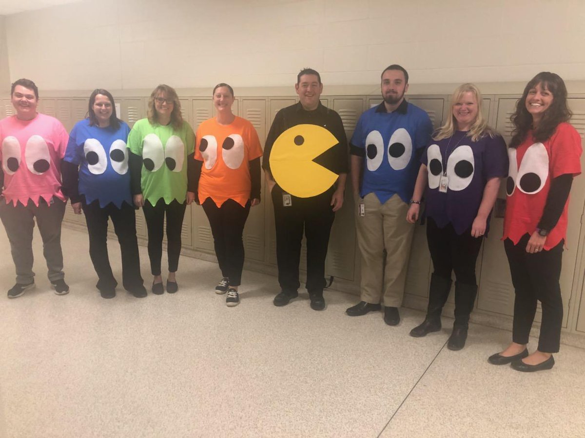 Halloween fun! Just add laughter. And a trip through a maze of classrooms with sound effects to jump start everyone's day. Go team! #BMSthePlace2B <a href="/BillDuffany/">Bill Duffany</a> <a href="/AscentBms/">BMS Team Ascent</a> <a href="/AmyCriss1/">Amy Criss</a> @cslickrun