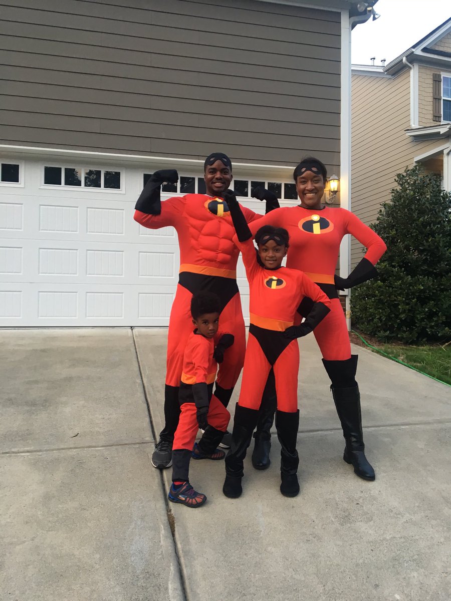 JeaneWPowers's tweet photo. When you dress up as yourself for #Halloween2018 because the Powers’ Family is pretty darn  #Incredible. Happy Halloween 🎃 https://t.co/lVMKFPDlyA