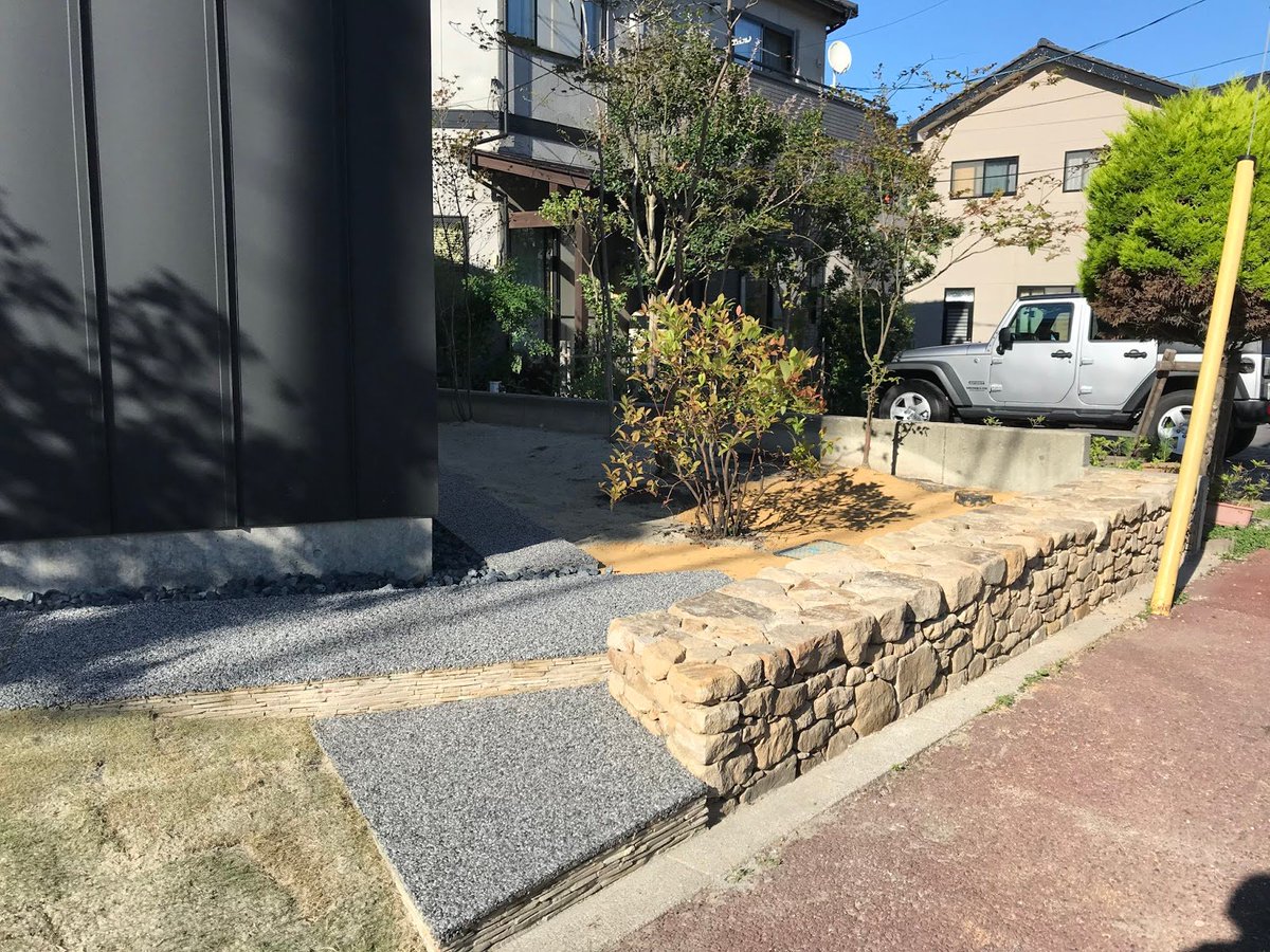 niconel_1989's tweet photo. お庭を最優先に考えた設計から見る庭、見てみたい！！

『エスネルブログ』住学
 https://t.co/PfrLEzCxKt
#新潟 #マイホーム #一級建築士 #高気密 #高断熱 #小さな家
#住学 #marug #ENGARDENWORK #SUIT建築設計 #植栽 #建築と緑 #3Dパース https://t.co/hFbiWONTUP