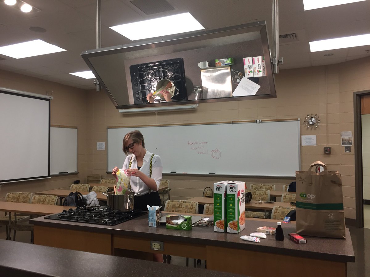 UDNRHH's tweet photo. NRHH likes spending our #HappyHalloween making Spooky Treats while costumed in the Willard Food Lab! https://t.co/mwMdUpPTO4