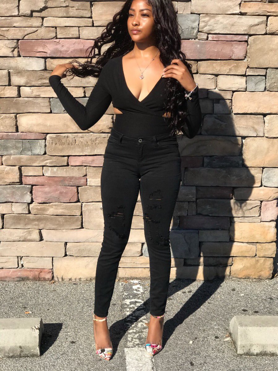 MyiaMakaveli's tweet photo. 22 but still a savage 🌹 https://t.co/Em3UYlJaoG