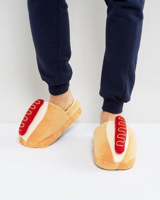 thesnackfeed's tweet photo. Went to buy some sneakers. Ended up with these instead. Thanks @ASOS_Au #snack #food #hotdog
https://t.co/nJjskGOXB8 https://t.co/TElnF1bnzO