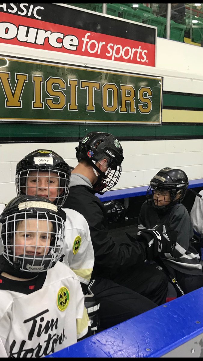 Great to see the boys giving back! Proud to have <a href="/jaevonbuschlen7/">Jaevonbuschlen</a> and <a href="/afrank_5/">Alex Frank</a> help out the future <a href="/BowMarkOilers/">Bow Mark Oilers Hockey Club</a> with some skills! <a href="/OOAA_Hockey/">OOAA Hockey</a> #OILERNATION