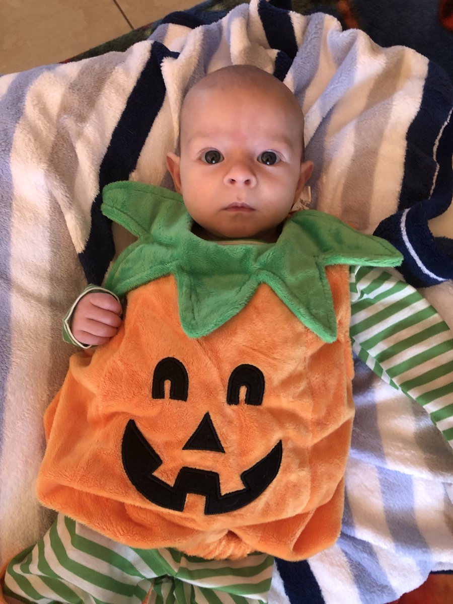FitzreidNole's tweet photo. #grandbabyspam #grandsons1sthalloween #JackFitz Just can’t get enough of this little guy 🎃❤️🎃 https://t.co/gAVmjZNrow