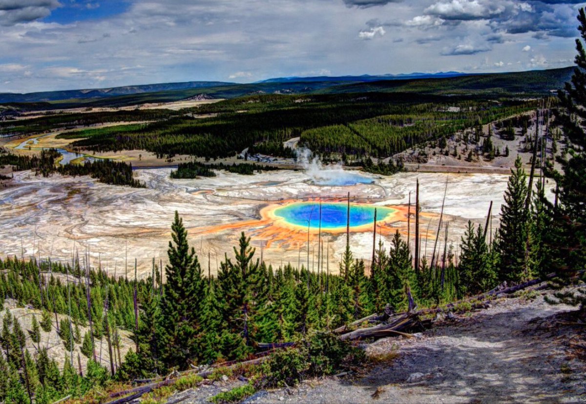 Штат монтана йеллоустонский парк. Вулкан еллоу стоун. Йеллоустоун какие года. Йеллоустонский парк гранд призматик. Национальный парк йеллоустоун -yellowstone park.