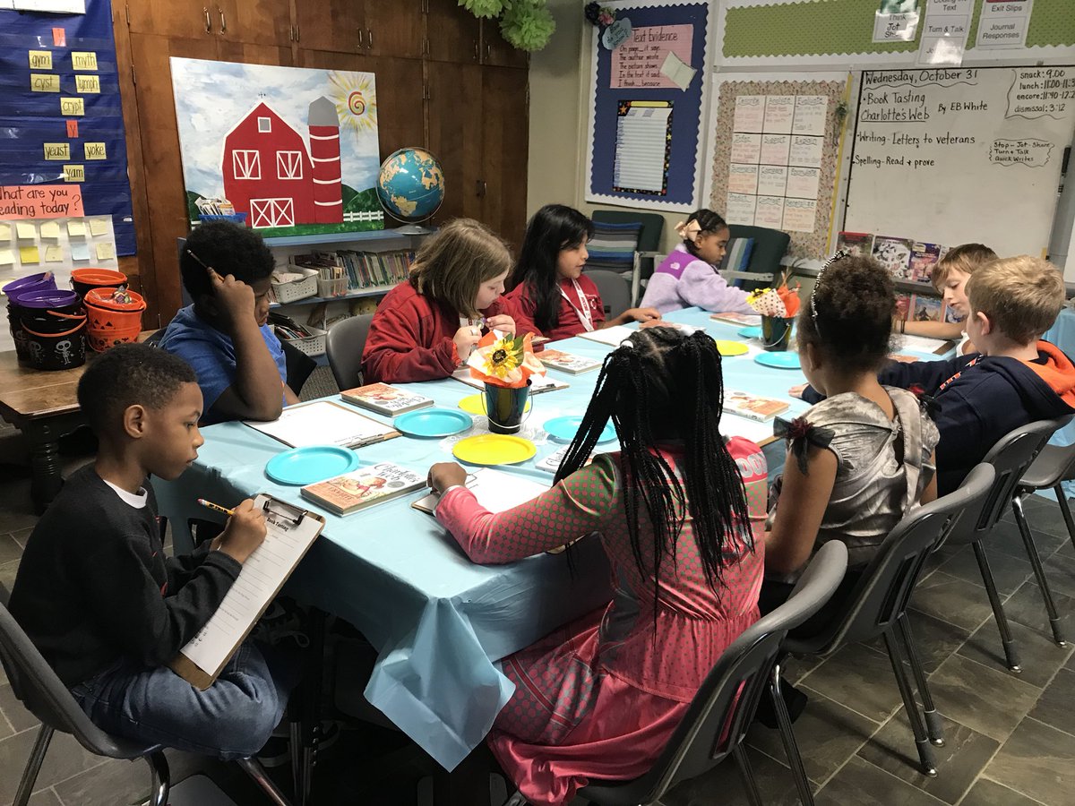 Lindseykissic's tweet photo. Enjoyed visiting Mrs. Flora’s class as she directed them in a “book tasting” to kickoff their novel study. @SabrinaWFlora @mrsj_green  @MyPinecrest https://t.co/vC7Es9iFZJ