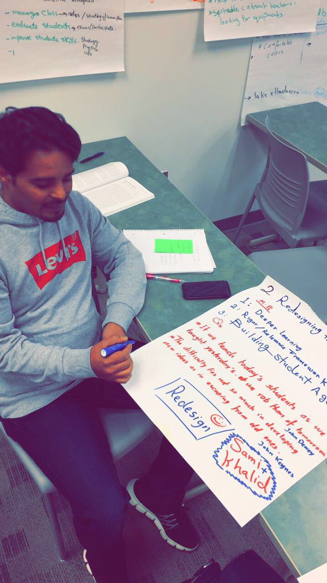 Khbrat2_OU's tweet photo. ورشة عمل مع د. مارتن حول كتاب 
8keys to designing tomorrow’s school. Today 
الكتاب ممتع للغاية ويثري القارئ بأفكار ومفاهيم تجعل من عملية التعلم اكثر فاعلية. 📚💡
#خبرات٢_اوكلاند #ou_khbrat2 https://t.co/ciCel6O34E