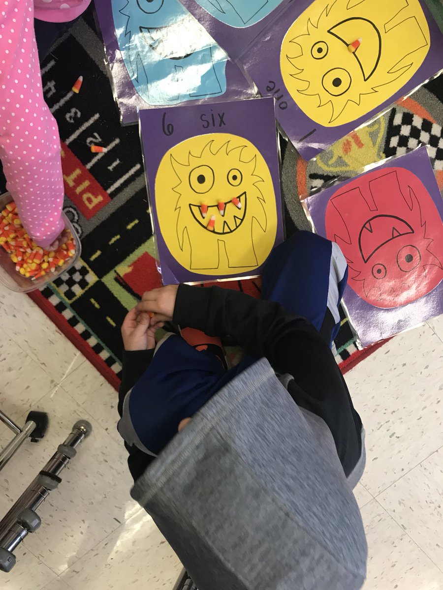 kylieenloe's tweet photo. Some of my favorite fall activities that we have done lately! I love fall time because centers are EXTRA fun :) #kinderchat #fallcenters https://t.co/jomFLDe3Xs