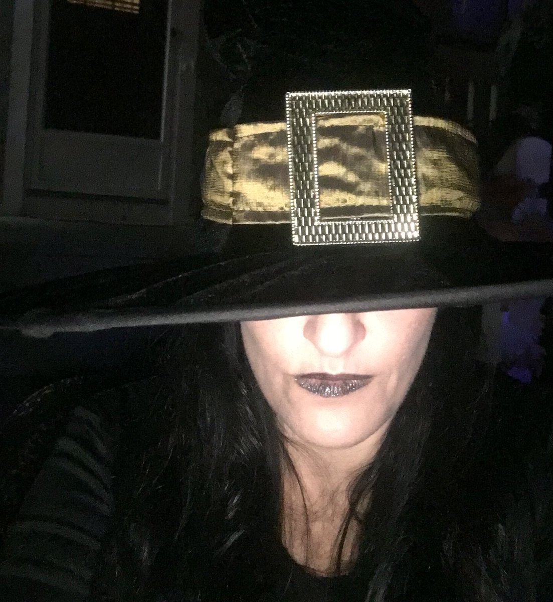 mimi731974's tweet photo. I solemnly swear that I am up to no good!!!! ❤️😍👅💋 https://t.co/DfFb6cHdQ7