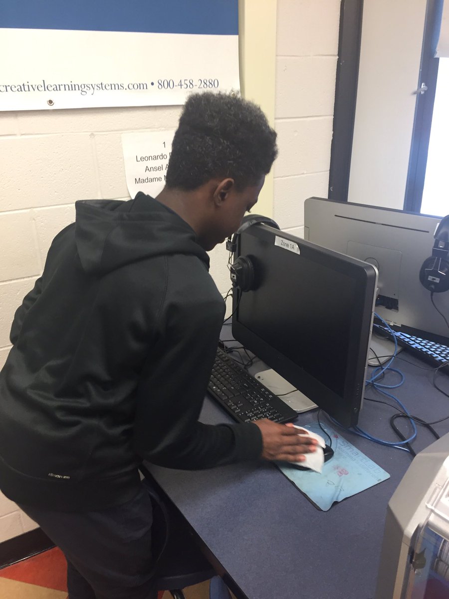 TaylorTeachr's tweet image. No #HocusPocus going on here on#Halloween just a bunch of #goodteens cleaning the #STEMLab @EarleStem #Rm211