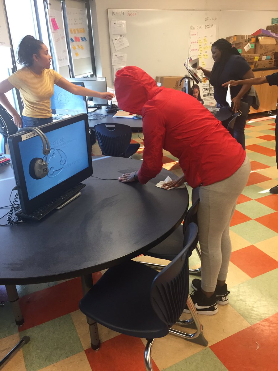 TaylorTeachr's tweet image. No #HocusPocus going on here on#Halloween just a bunch of #goodteens cleaning the #STEMLab @EarleStem #Rm211