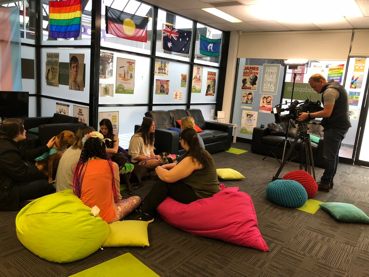 eachsch's tweet photo. Great having @TheTodayShow crew visit our @headspace_aus centre in Knox to do a story on their Paws for Thought group, which has therapy dogs that help with #Mentalhealth support 🐶💖 https://t.co/5ZKpxhF2Zz
