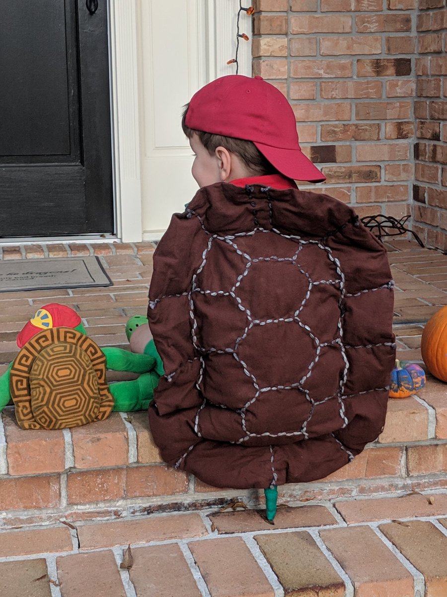 erin_seney's tweet image. Happy Halloween! #FranklintheTurtle