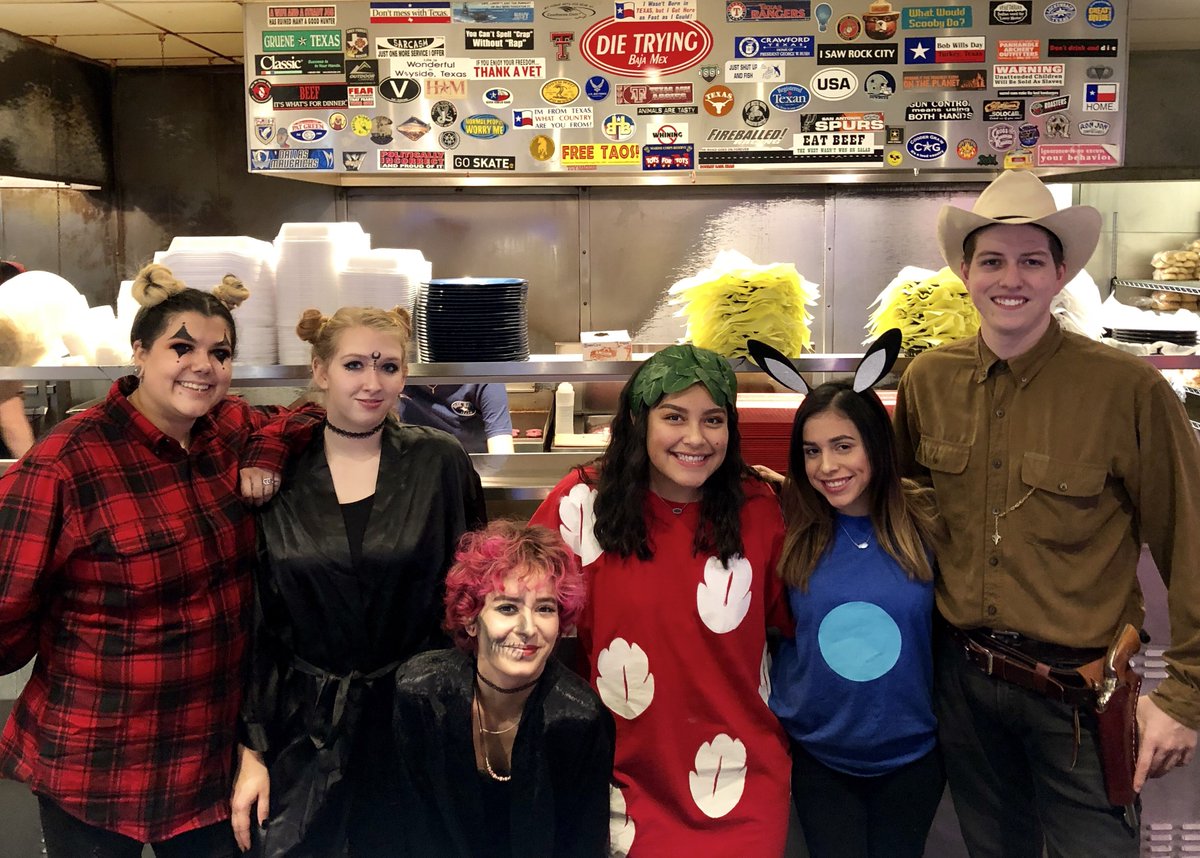 BlueSkyAmarillo's tweet photo. 👻🎃 Happy Halloween from the Blue Sky crew! 🎃👻 https://t.co/x4IbT4oyaL