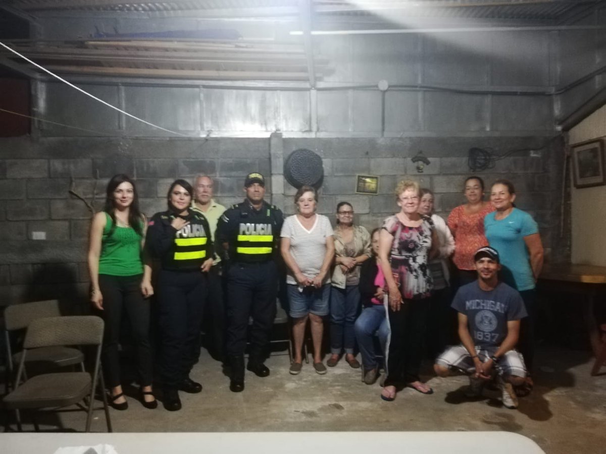 Hanni19's tweet photo. Potencializamos el talento humano, mediante la gerencia con liderazgo y el pilar del humanismo. Fuerza Pública Flores, Honor de Servir!! 👮👩‍✈️🇨🇷 @seguridadcrc https://t.co/rVjUWsLGex