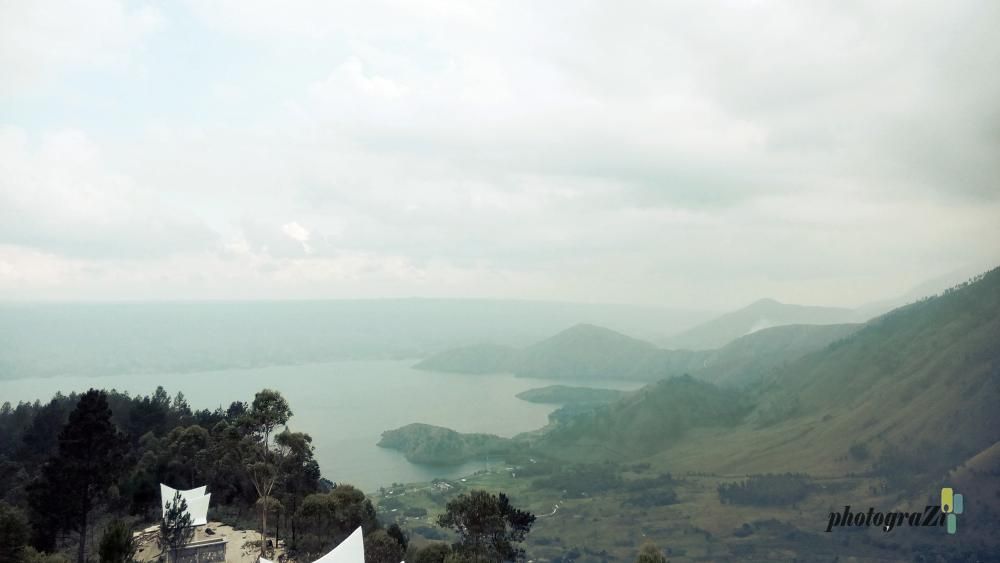 Jalan2com's tweet image. Nih panduan lengkap nya buat kamu yang mau liburan ke Danau Toba sampai ke Pulau Samosir, seru loh rutenya: buff.ly/2ET5hqT