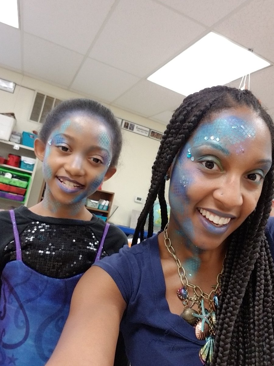 First attempt at a mermaid makeup... twinning with one of my students after school today. #maketheirday🧜🏾‍♀️😊🎨#mermaidmakeup #facepaint #facepainter #facepainting #bamstencils #fabfacepaint