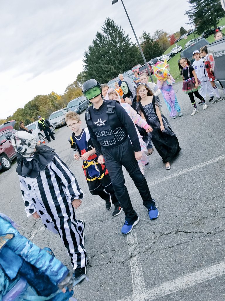 BAECinAction's tweet photo. BAEC Fall Parade Fun!
#HappyHalloween #notaraindroparound #candytime #fallparade #havefun https://t.co/Sn1VMTPjFY