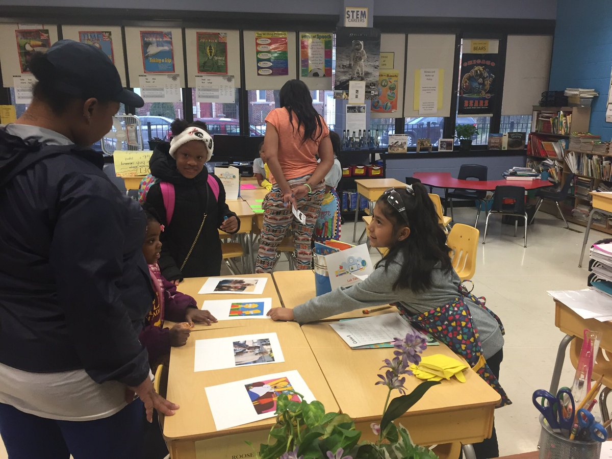 EarleStem's tweet photo. #spookySTEAMNight #kidsofALLages loved the #madscientistlab #escaperoom in #espanol we were inspired by @scishow and @roomescapeadven https://t.co/bf1HdZ3JxD