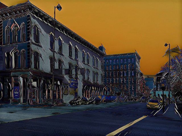 elum03's tweet photo. #halloween #trickortreat #scary #hauntedhouse #haunted #creepy #instagram #igers #picoftheday #follow #architecture #building #design #cincishooters #cincinnatisimo #igerscincinnati #cincygram #cincinnati #expressionist #expressionism #stepenking #edgara… https://t.co/eAfFRTfG3C https://t.co/7hn49wm3et