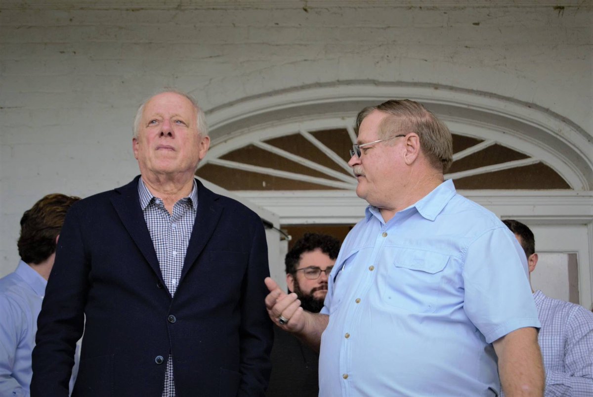 FloiedFor71's tweet photo. Savannah really turned out for @PhilBredesen! It was fantastic spending time with this incredible man. Some of the most fulfilling years of my life were spent serving under Gov. Bredesen as Dir. of Criminal Investigations. It’s a privilege, honor, &amp; pleasure to be with him again. https://t.co/m0c3UapTBX