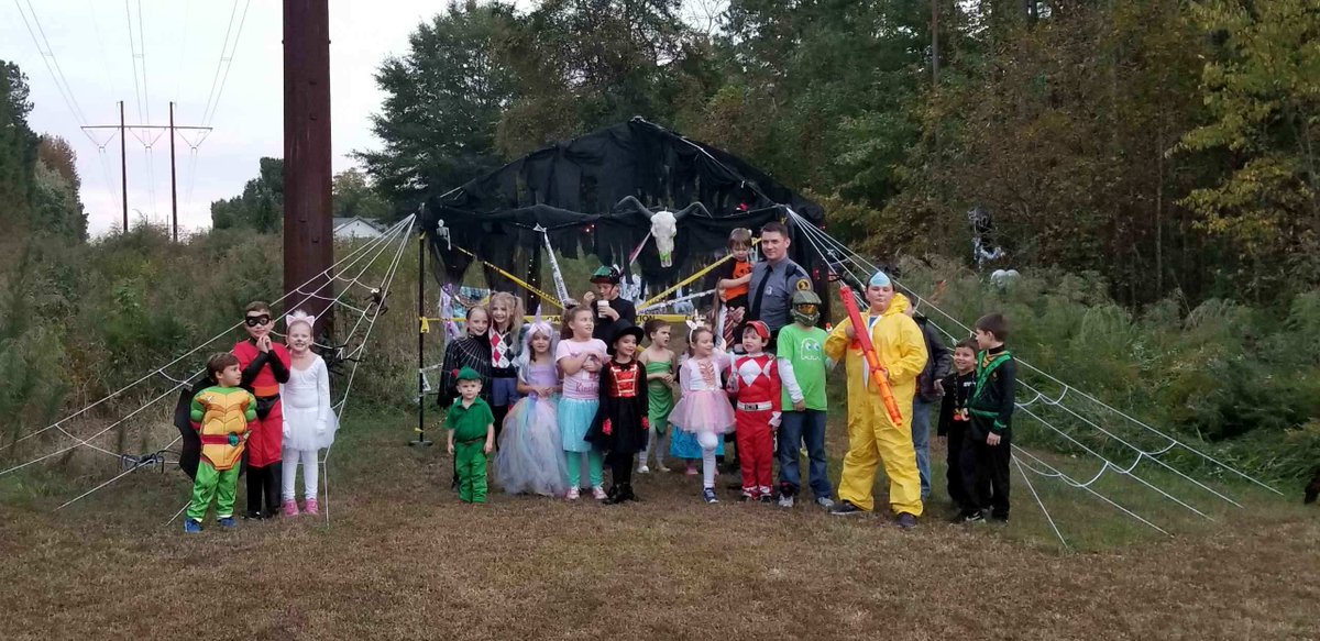 VSPPIO's tweet photo. Thanks to all of Trooper J. Kempo's new friends, he had a spook-tacular night in Mecklenburg Co #Virginia w/South Hill PD! #Halloween2018 #TweetsonPatrol @MecklenburgSun @SouthHillEnterp https://t.co/katBbMA18d