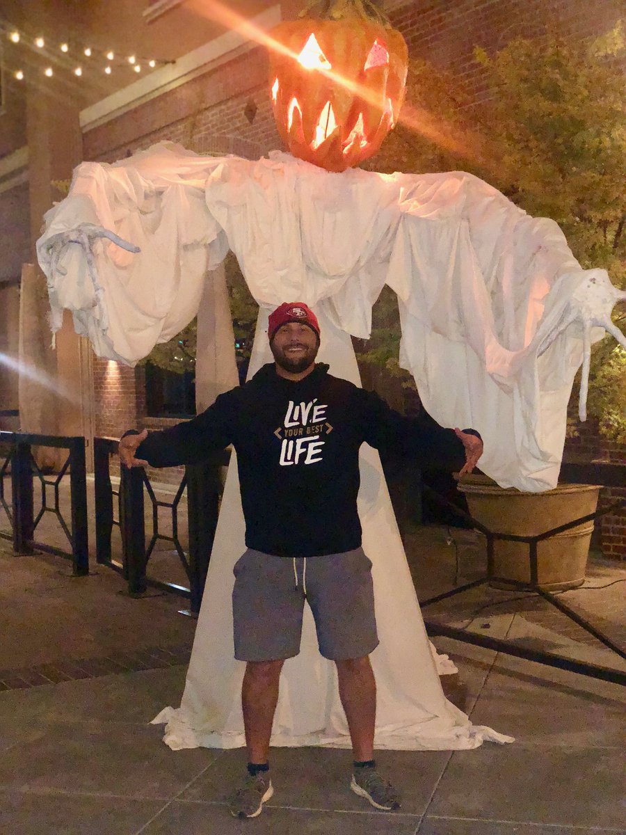 Shoutout to David rockin’ the Cozy on this #Halloween night!