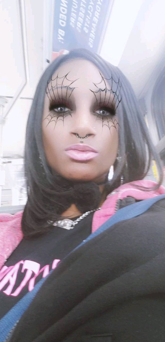 Prettyher's tweet photo. #HappyHalloween Floks https://t.co/SBEPAjQYvG