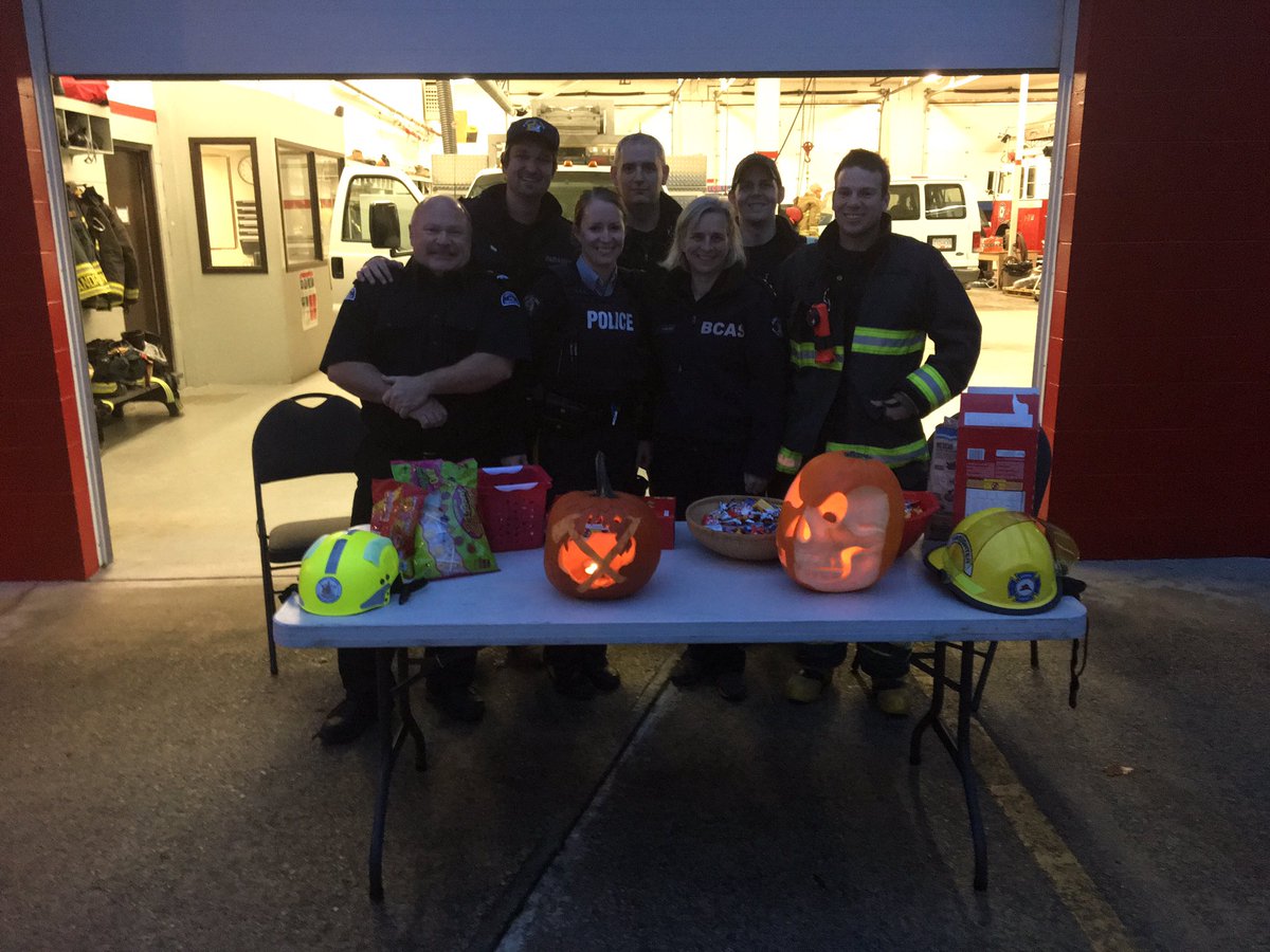 ShereeHaydu's tweet photo. Keeping the Halloween spirit alive at the Gibsons firehall with @COAST_RCMP #BCAS https://t.co/LgPjdHfZWv