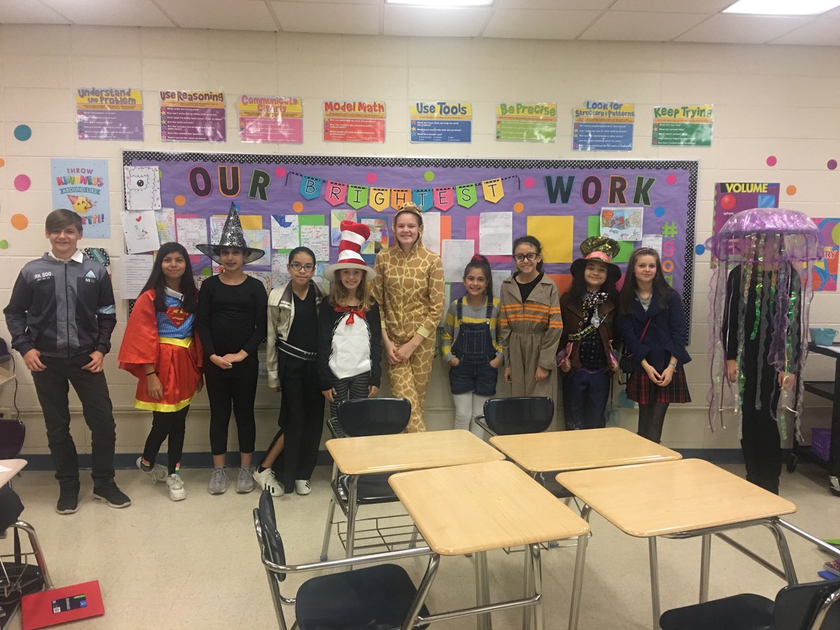MillerMathGMS's tweet image. Such a spooktacular Halloween at Simmons! 👻 🎃 @Simmonsknights1 #simmonslearns #rsd122cares