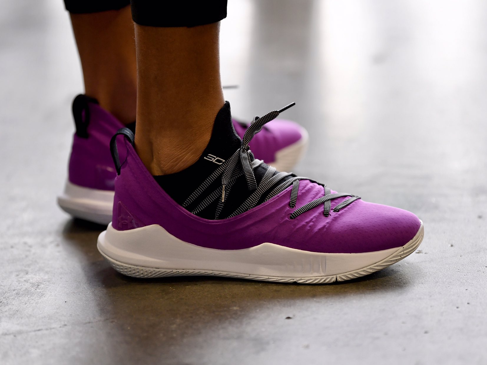 Nick DePaula on X Stephen Curry is wearing a Globo Gym themed Curry 5 tonight inspired by an old college Halloween costume. The Purple Cobras https t EXtGDCzmXi X