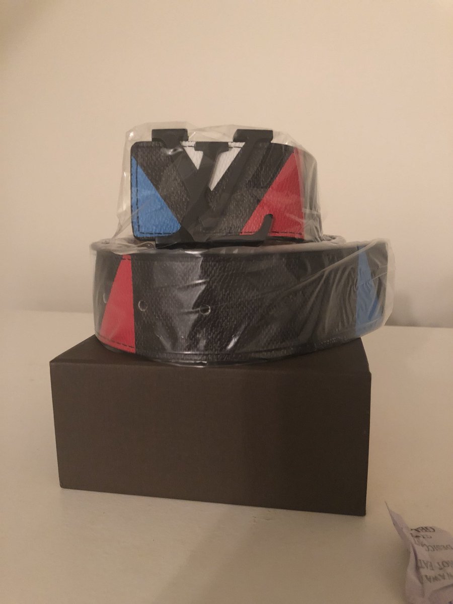 BNDbelts's tweet photo. Louis Vuitton. Size 115. $200 https://t.co/uSuqfahA9b