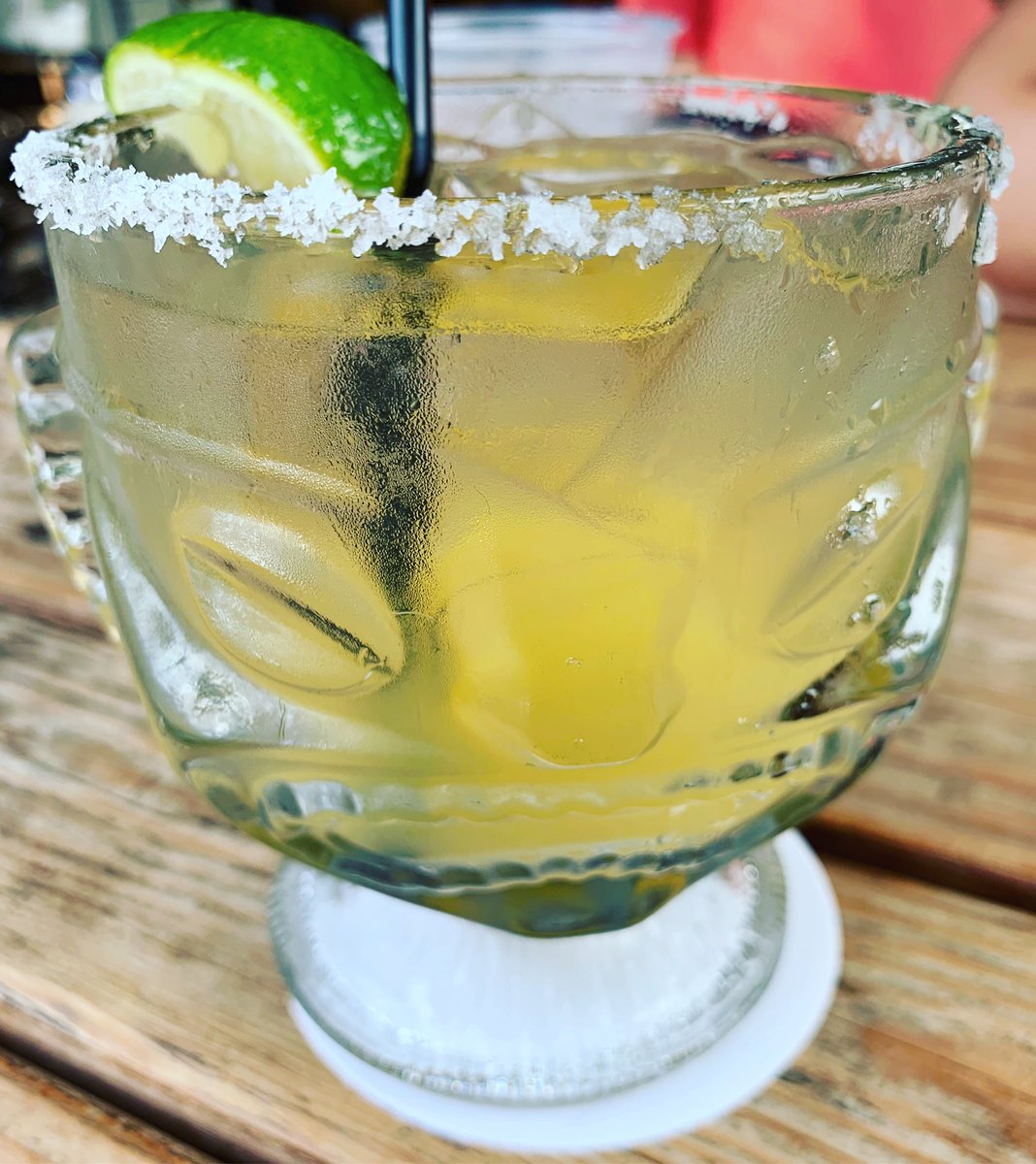 travelsuncorked's tweet photo. 🎃🗿 Happy #Halloween! This #happyhour margarita at South Shore #Tiki Lounge in #Maui tastes like #college and #baddecisions. Trick or treat? 🤔
#travelsuncorked #happyhalloween #thebesthour #margarit #hawaii #tikimug #happyhourwarriors #college #baddecisions #trickortreat https://t.co/uOHdAjZgNP