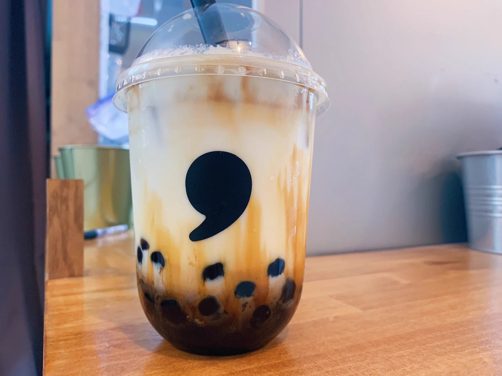 あぶるですって？？行列人気店で、表面をバーナーで炙った、香ばしいタピオカラテが飲めちゃうらしい！！