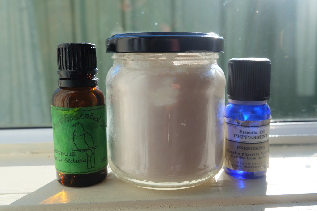 beccahuxley's tweet photo. How to Make Homemade Deodorant and My Experience https://t.co/eHsX7cUHsT https://t.co/oXAsODYrH8