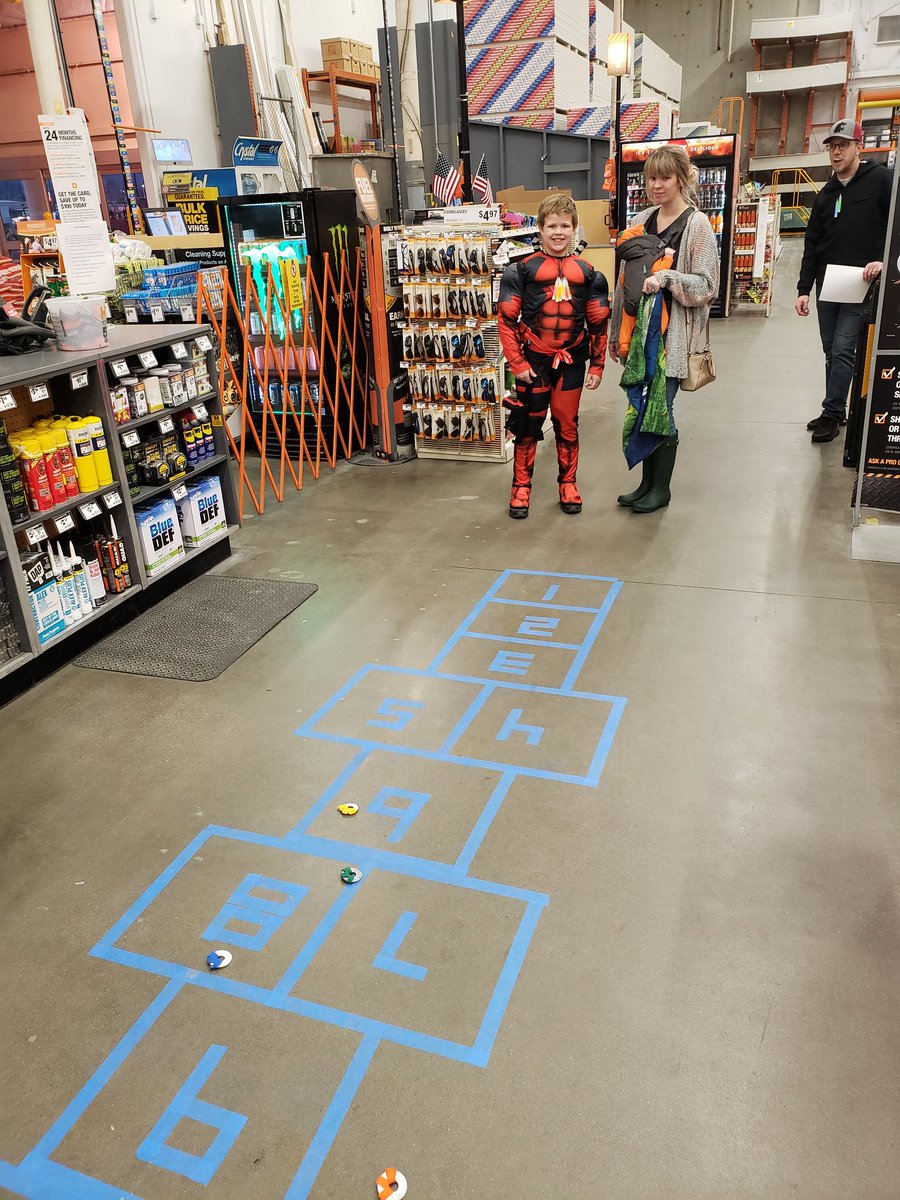 LarissaSwift1's tweet photo. Happy halloween from store 4714! Just a few of the many kids playing carnival style games throughout the store enjoying a safe place to trick or treat for the night!  @ChrisB_d198  @JasonBallDHRM #PNW4thewin https://t.co/xWHSMxBh1G