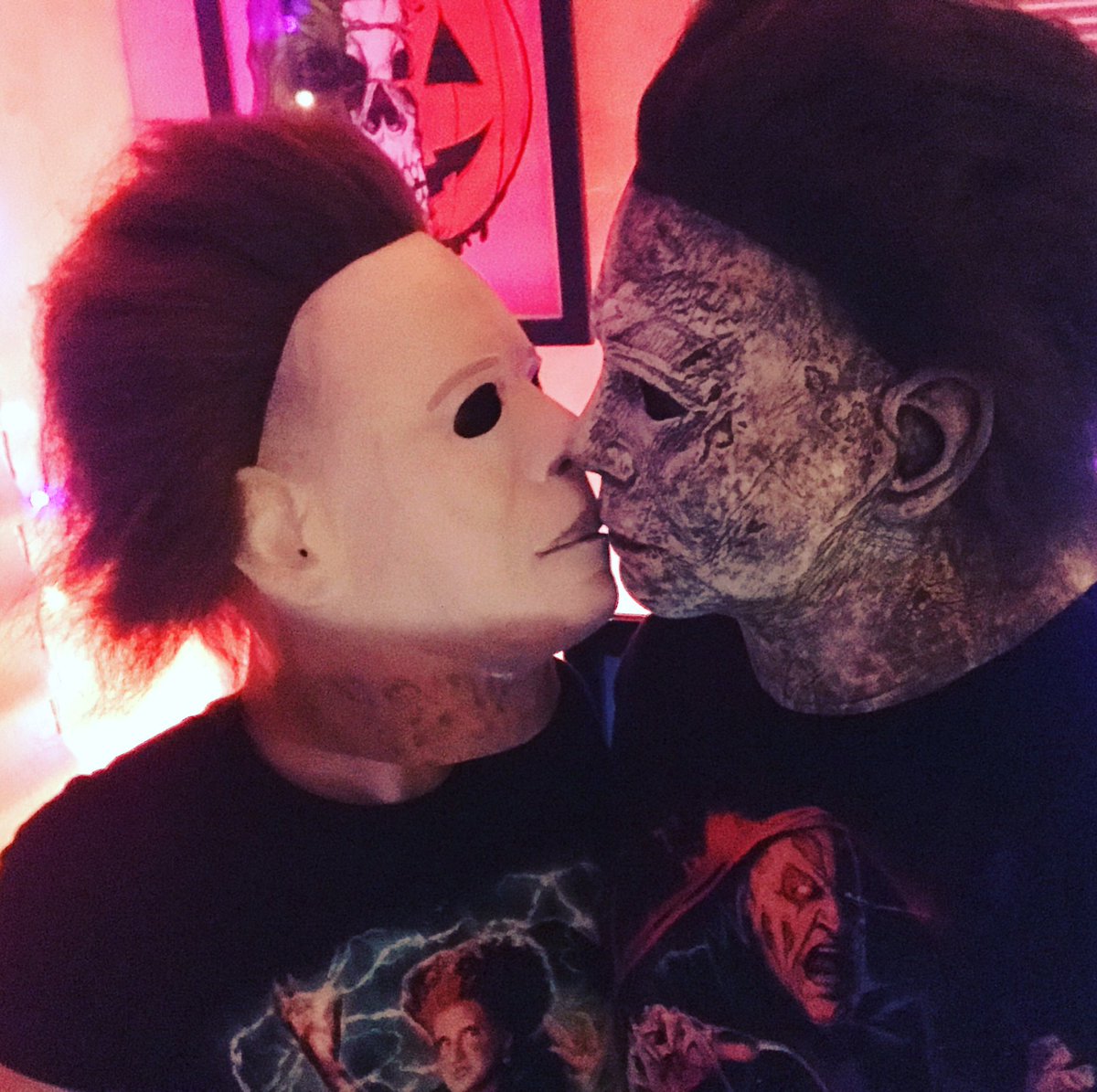 We write our own fan fiction LOL. Happy Halloween night! 🎃 #halloween #october #michaelmyers #podcast #truecrime #horrormovies #halloween2018 #fanfiction #costume #cosplay #trickortreat