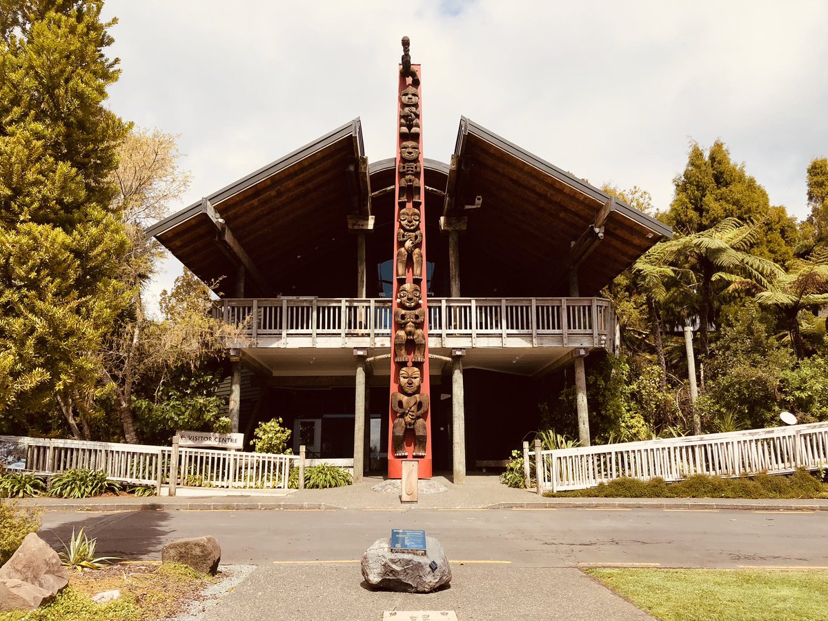 MirandaFrijns's tweet photo. When visiting Auckland a trip to the Arataki Visitor Centre at the Waitakere Ranges is a must 😍👌🏻 You’ll learn about the New Zealand wilderness, animals and Maori culture incl. scenic views over the rainforest and beautiful bushwalks 💖🌿 

#wanderlust #newzealand #travel #maori https://t.co/RTQP6VSY9G