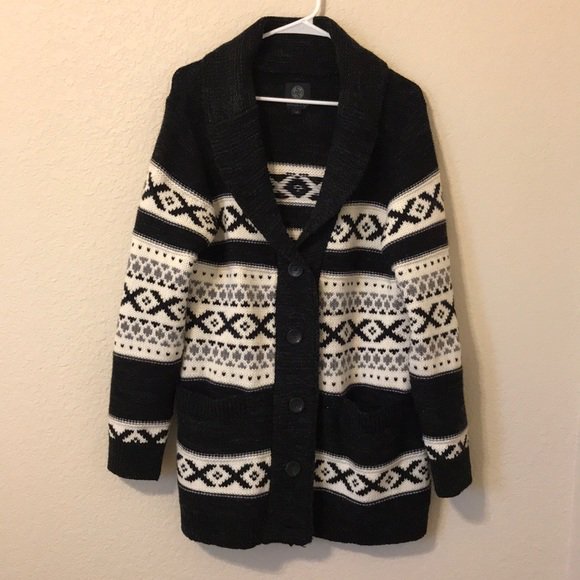 wardrobechanges's tweet image. So good I had to share! Check out all the items I'm loving on @Poshmarkapp from @monika_gosch #poshmark #fashion #style #shopmycloset #sansara #fendi: bnc.lt/focc/3FxBmmYNtR