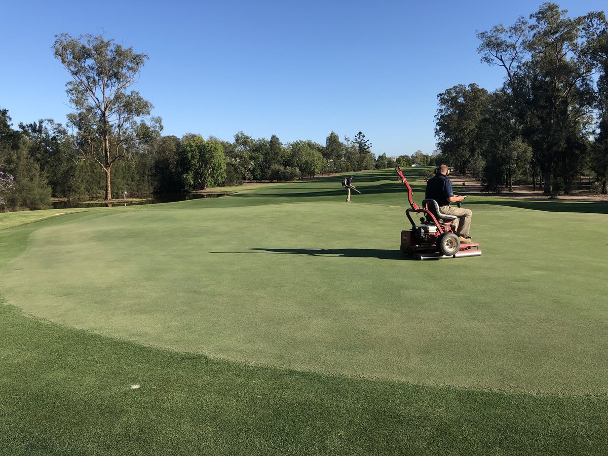 Great to see <a href="/thebrisbanegolf/">The Brisbane Golf Club</a> in tournament spotlight for the #QldOpen. Supt Mitch Hayes, asst Peter McNamara and crew have the Champion ultradwarf couch greens dialled in bit.ly/2ETNcc5 <a href="/GolfQueensland/">John Bennett</a> <a href="/GolfAust/">Golf Australia ⛳️</a> <a href="/PGAofAustralia/">PGA of Australia</a> <a href="/GolfDigestAU/">Australian Golf Digest</a> <a href="/GolfAustMag/">GolfAustraliaMag</a> <a href="/Golf_industry/">GolfIndustryCentral</a>