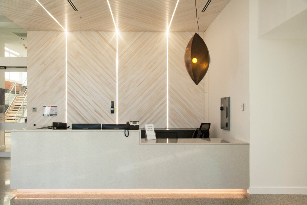 SatelightDesign's tweet image. How good does the Vessel pendant look at the National Archives Preservation Facility&apos;s reception area?

#lightingproject #government #officelighting #officedesign #receptionarea #entrance #copper #pendantlights #featurelight #interiordesign #designerlights #lights #lighting