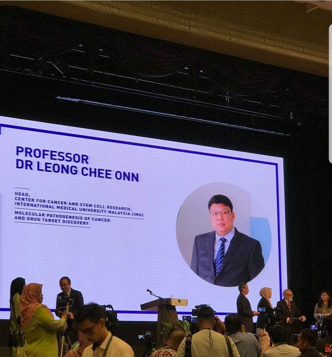 PookPeter's tweet image. We are proud to announce that one of our colleagues, Professor Leong Chee Onn, Deputy Director of IMU Institute for Research, Development &amp;amp; Innovation, has been awarded the prestigious Top Research Scientist Malaysia 2018 award by the Academy of Sciences Malaysia. Congtatulations